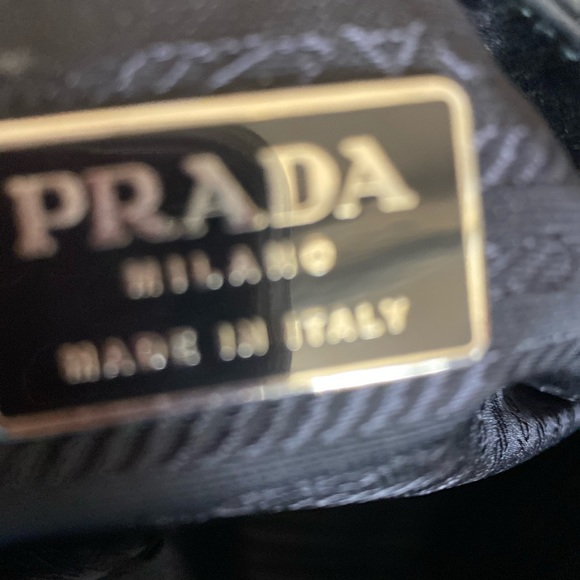 Prada Milano Italian leather handbag/shoulderbag - Picture 5 of 11